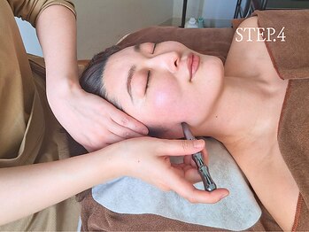 レジスタ(REGISTA)/【小顔矯正】施術STEP .4