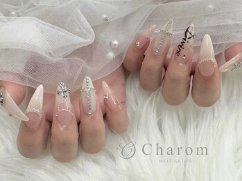 チャロム(Charom)/ホワイト×ピンク