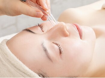 キャロリーヌ 池袋店の写真/【毛穴黒ずみ洗浄】肌別パックケア付きで、黒ずみや角栓をごっそり洗浄し、ニキビケアにも★