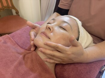 星ヶ丘整体NOAの写真/《美容整体》で芸能人定評の特別ケア★【小顔矯正と猫背.骨盤矯正付きフェイシャル】食いしばり改善にも!