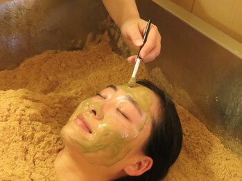 ウォーミー 温浴酵素(warmy)の写真/温浴酵素で温活する事で発汗&代謝UP♪天然のスクラブ効果で肌の角質や皮脂が洗い流され、ツルツル美肌に◎