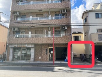 キッカ(kikka)/赤枠に駐車をお願い致します!