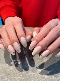 ホワイト×カラーストーンネイル