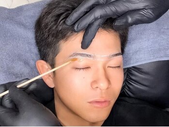 アレス 錦糸町店(Ares)の写真/【メンズ専門眉毛サロン】メンズ眉毛ならPro(男性施術者)にお任せ★メンズ最安値眉毛パーマー￥5,980～