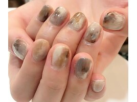 ブラウンニュアンスネイル