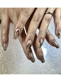 インクネイル、アシンメトリー