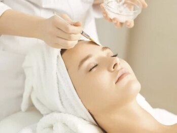 ユニブロウ アメ村心斎橋(UNI BROW)の写真/【アメ村心斎橋/眉毛】アイブロウWAX+フルフェイスWAX脱毛¥7400/古い角質,産毛を取り除き,すっぴん美肌に★