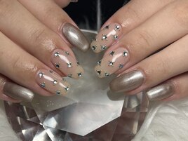 宝石ネイル