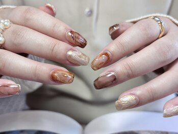 プリュネ(Prune)の写真/お洒落な絶妙ニュアンスネイルが人気◎こだわり派も満足のデザイン提案。持ち込みデザインもOK！