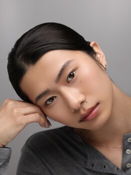 オーラスタジオ 恵比寿(Aura Studio)の写真/型にはまらない、自然体の美しさ。自眉を活かした似合わせ眉。