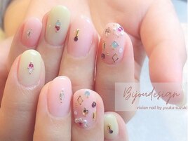 ビジュー　カラフル　スワロ