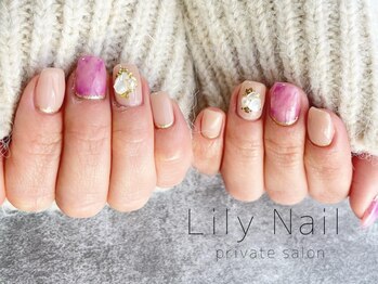 リリーネイル(Lily Nail)の写真/【姪浜徒歩圏内】新規様オフ込♪アートコース¥5500~！愛宕エリアに希少価値の高い上品なネイルサロン☆