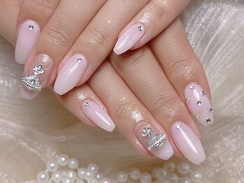 クイーンズネイルサロン(Queen's nail salon)/ストーンつけ放題追加パーツ