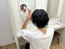 ヘアスタイルを崩さない施術だけれど、ドレッサーは完備です◎