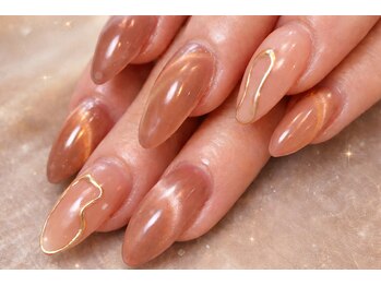 フリーミ(FREEME)の写真/【デザインとフォルムにこだわり、シンプルでも華やかに見える指先へ】