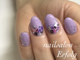 パープルネイル初回8500円/銀座