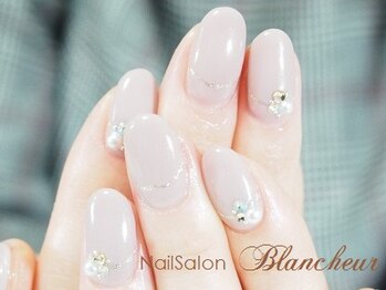 ネイルサロン ブランシュール(Nail Salon Blancheur)/【上品パールビジュー】