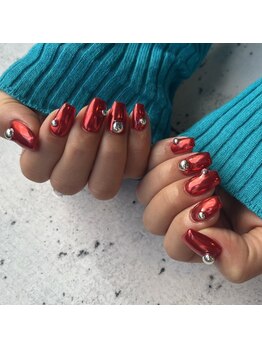 エイティスト(8ist)/赤ミラー[新宿/新宿駅]