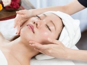 アグラスデボーテ(Agrace de Beaute)の写真/【小顔×毛穴洗浄フェイシャル60分3300円】毎秒数百万回の超音波振動で美肌&リフトアップを実感!コスパ◎