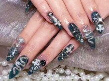 クイーンズネイルサロン(Queen's nail salon)/長さだパーツつけ放題