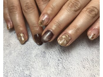 マグノリア(Magnolia)/9月マンスリーレオパードネイル