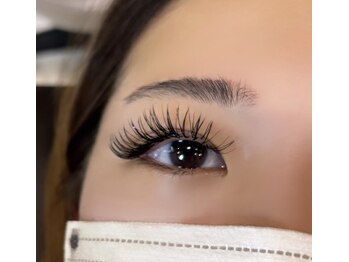 アンムートルーナ(Anmut Luna)/メガマットボリュームラッシュ