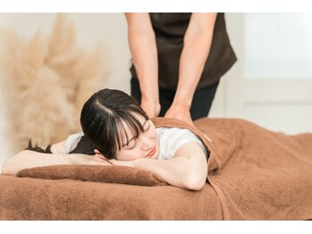 キラリ(Kirari)の写真/当店新メニュー登場☆【背面からほぐす"たるみ"ケア＆眼精疲労ケア】50分￥3980