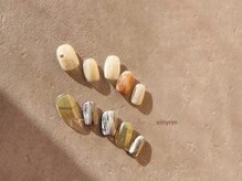 シルニー リム(Silny rim)/アシンメトリーニュアンスネイル