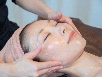 サロン ド モナ(salon de mona)の写真/★安城希少!レモンボトル★【速攻小顔ケア×脂肪燃焼】二重アゴ・たるみ改善!理想のフェイスラインに♪