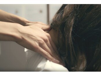 新潟頭痛専門こはく整体院の写真/デスクワークや力仕事で蓄積した疲労に。男性に多い頭痛（群発頭痛）にも深部までアプローチ効果実感。