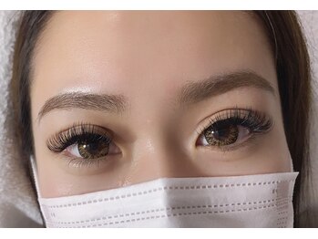 アンムートルーナ(Anmut Luna)/メガマットボリュームラッシュ