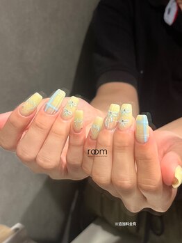 ルーム ビューティーラボラトリーズ(room beauty laboratories)/イエローチェック×ガーリー