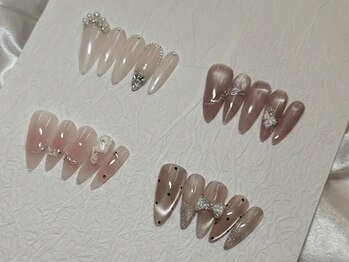 Maison Lumiere nail メゾンルミエールネイル 【3/1 OPEN(予定)】の写真/可愛さの中に品のある輝きを!定額メニューで叶える、大人女性にぴったりの上品で艶やかなワンホンネイル☆