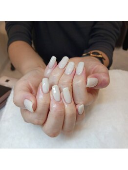 ウェリネイルサロン(WelinailSalon)/オフホワイトでワンカラーネイル