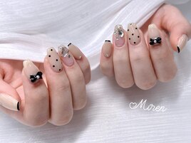 フレンチ＆ドットネイル