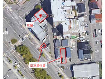 ホワイトアイ 金沢店(WHITE EYE)/駐車場の位置
