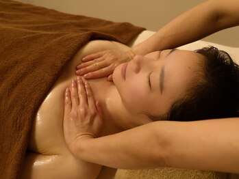 錦/デコルテマッサージ