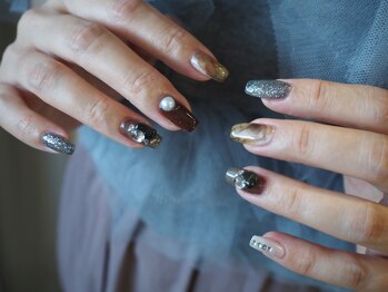 ヌクレオ(n‘ucleo)/9月monthly design クールアート