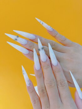 エムクイン(M.Queen)/お手元から華やかに