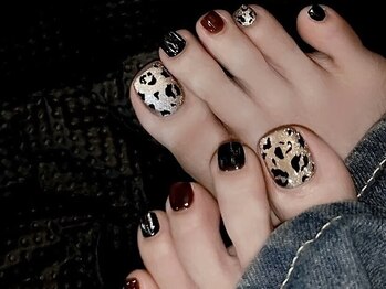 フットヒョウ柄クロムネイル