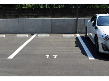 セジョリ(C'est joli)/【外観】お客様専用駐車場 -１