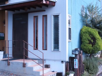 サロン ププ(salon pupu)の写真/【極上体験♪】歴30年の美容師だからこそできる、超本格派の極上ヘッドスパ！日頃の疲れを癒します◎