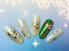 星と雪のクリスマスネイル