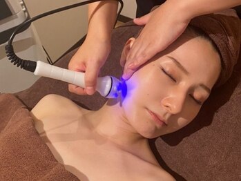 イーネ オランジェ 八王子店/ハイパーナイフで小顔ケア♪