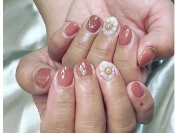 ヒトミネイルズ(Hitomi Nails)/