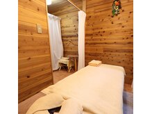 パーチ とまり木(Perch)の雰囲気（木壁に囲まれた、リラックスできるプライベート空間です）