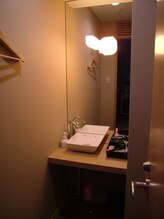 イーリバイブ 新宿東口店/フィッティングルーム