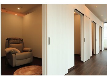 アイラッシュアネラ 秋田店(ANELA)/完全個室の大型サロン