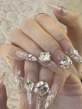 【深爪矯正・自爪育成専門店】Dream Nail 新宿の写真/憧れのロングネイルも思いのまま！美フォルムにこだわった長さ出しで、指先をより美しく華やかに