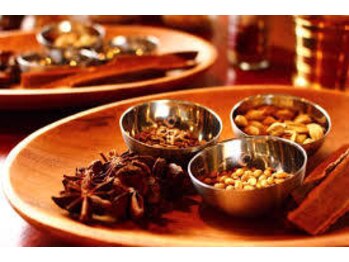 アーユルヴェーダ専門店 サラージュ 神戸元町(SALA JYU)/体質に合わせたハーブを調合